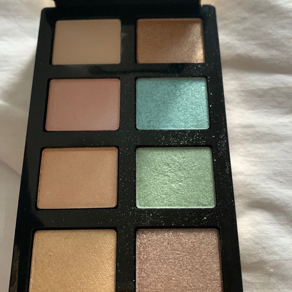 Bobbi Brown eyeshadow palette- greens and browns